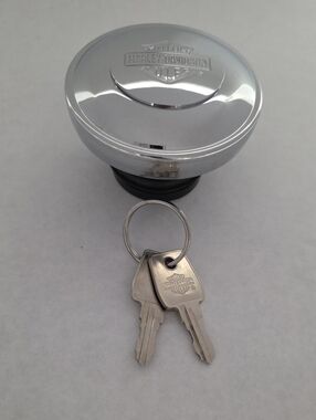 Harley Davidson Chrome Bar & Shield Locking Fuel Cap, PN 61100129A